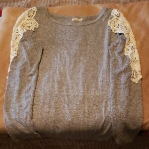 Heart Hips Heather Gray Knit Top